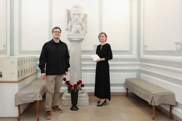 Авторы фильмов ретроспективы: старший преподаватель Московской консерватории, кандидат искусствоведения, видеограф Иван Старостин и доцент Московской консерватории, лауреат международных конкурсов, пианистка Елена Тарасова